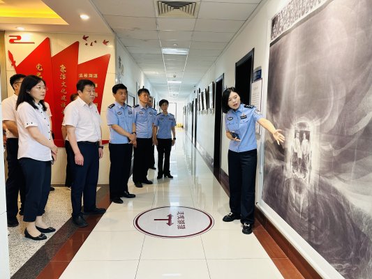 濟(jì)南熱力集團(tuán)聯(lián)合濟(jì)南市公安局經(jīng)文保支隊(duì)開展黨紀(jì)學(xué)習(xí)教育